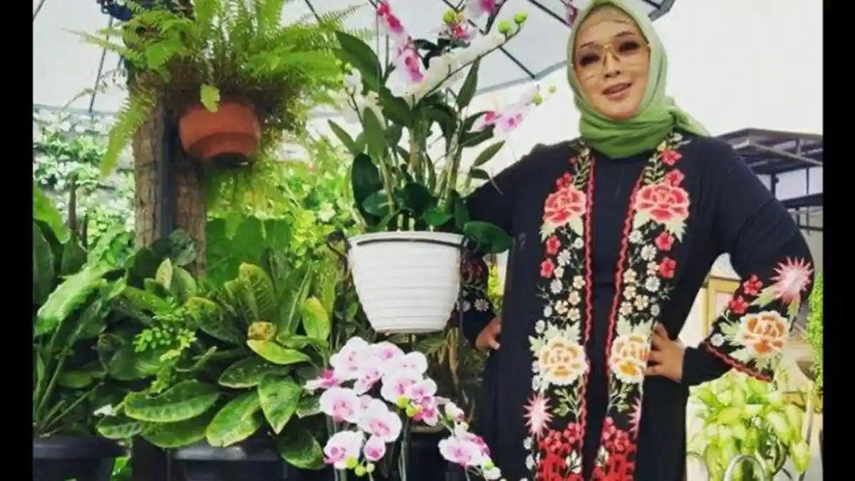 BREAKING NEWS: Rina Gunawan, Istri Teddy Syach Meninggal Dunia