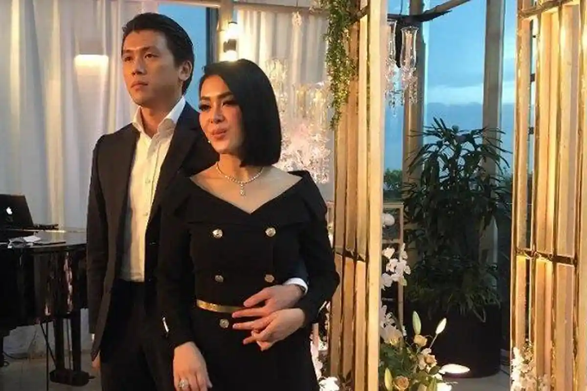 Minta Adik Ipar Laporkan Soal Video Syur yang Viral, Hotman Paris: Syahrini Mulai Bertindak
