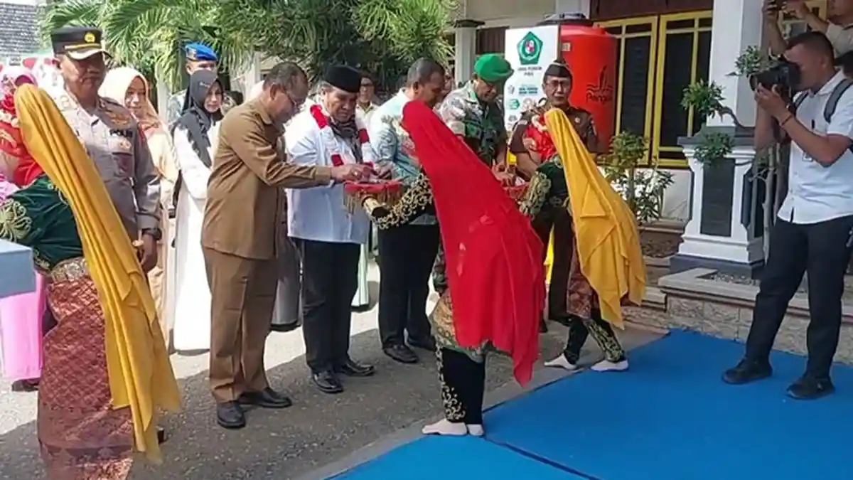 Abu Ilot Peusijuek Pj Bupati Pidie, Disambut Seperti Raja - f20220719aya77.jpg
