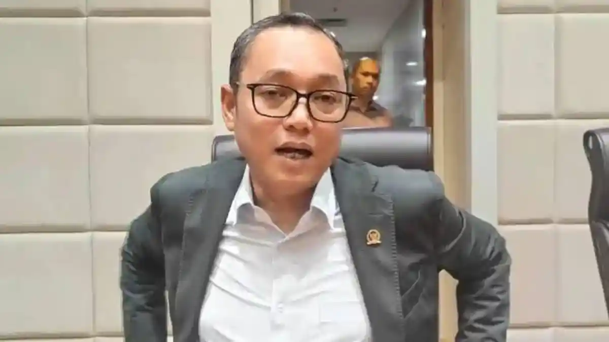 Sosok Deddy Sitorus, Anggota DPR RI Usul Wapres Gibran dan Menteri Segera Tempati IKN