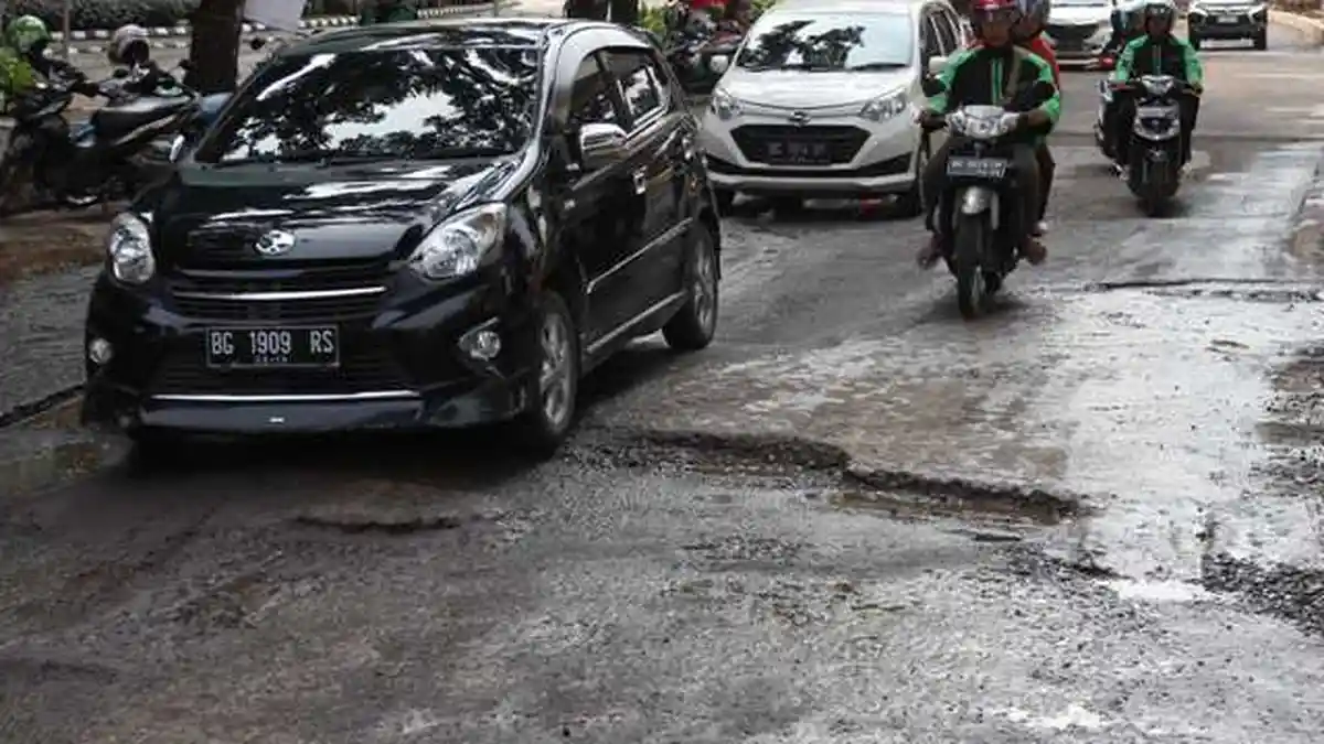 Gara-gara Lobang di Jalan, Jambret Ini Gagal Lakukan Aksinya di Palembang