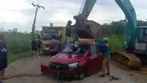 Pencuri-ban-mobil.jpg