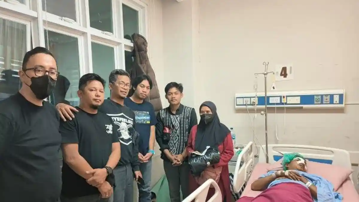 Tragedi Kekerasan Pada Bobotoh, Dijenguk Pengurus PT PBB dan Dapat Sumbangan, Simak Beritanya!