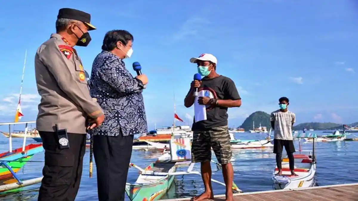 Airlangga: Semoga Bantuan Tunai Jadi Kado Indah di Hari Nelayan Nasional