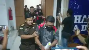 tersangka-dugaan-korupsi-penyaluran-pupuk-bersubsidi-Rohul.jpg