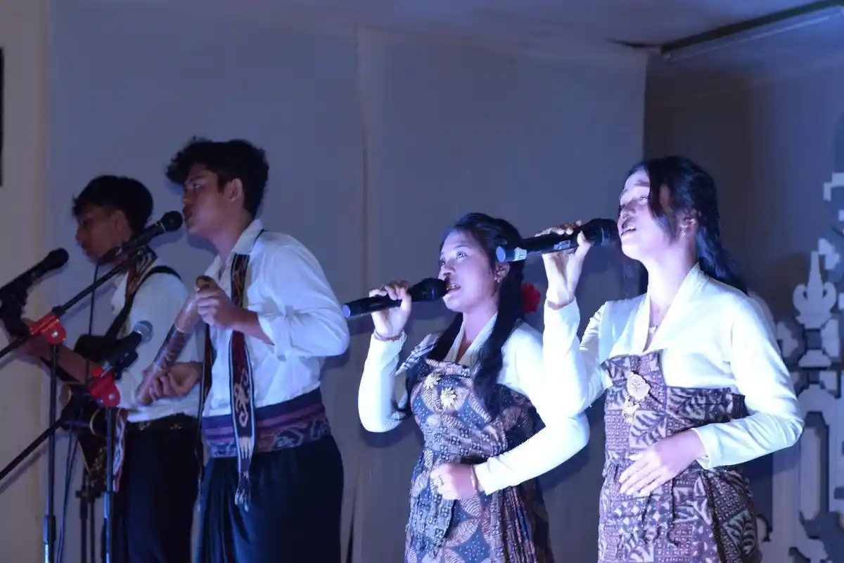 Festival Sastra Bali Modern 2024, Dari Pameran Sampul Majalah Hingga Pembahasan AI