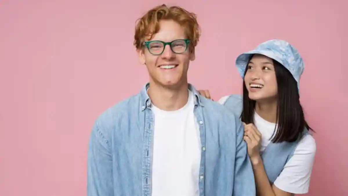 17 Pantun Terjebak Friendzone, Cinta tapi Cuma Dianggap Teman, Bikin Senyum Pahit