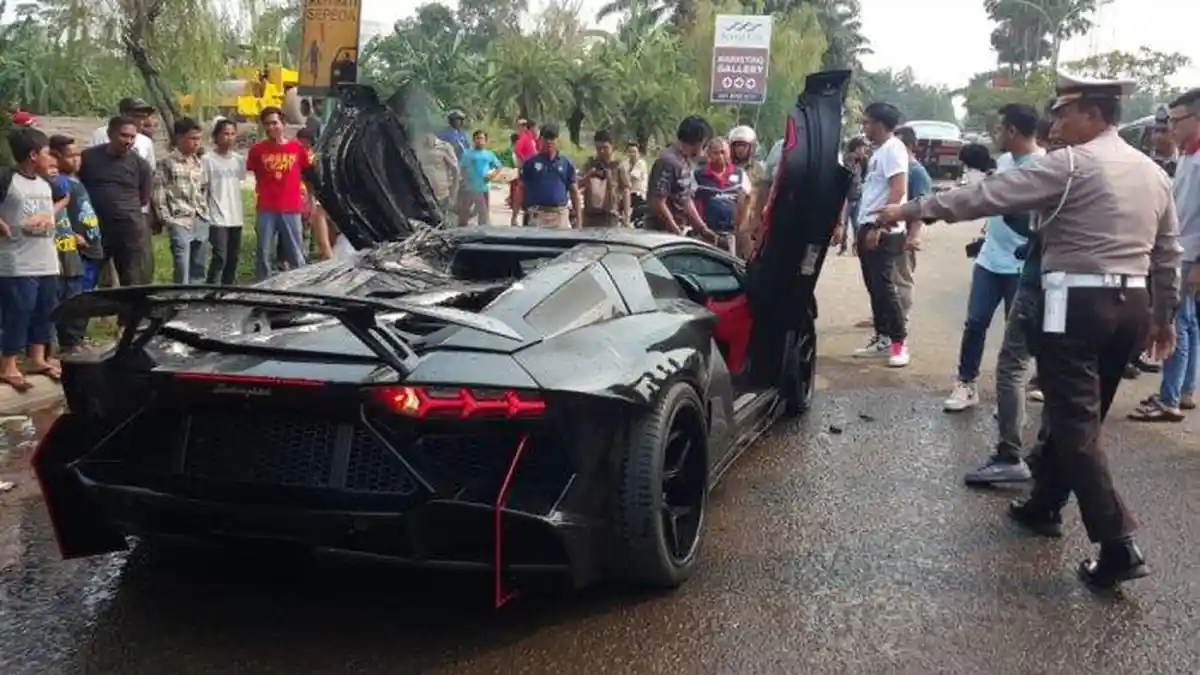 Kronologis Mobil Lamborghini Raffi Ahmad Terbakar, Semula Dipakai Syuting dan Ingin Coba-coba