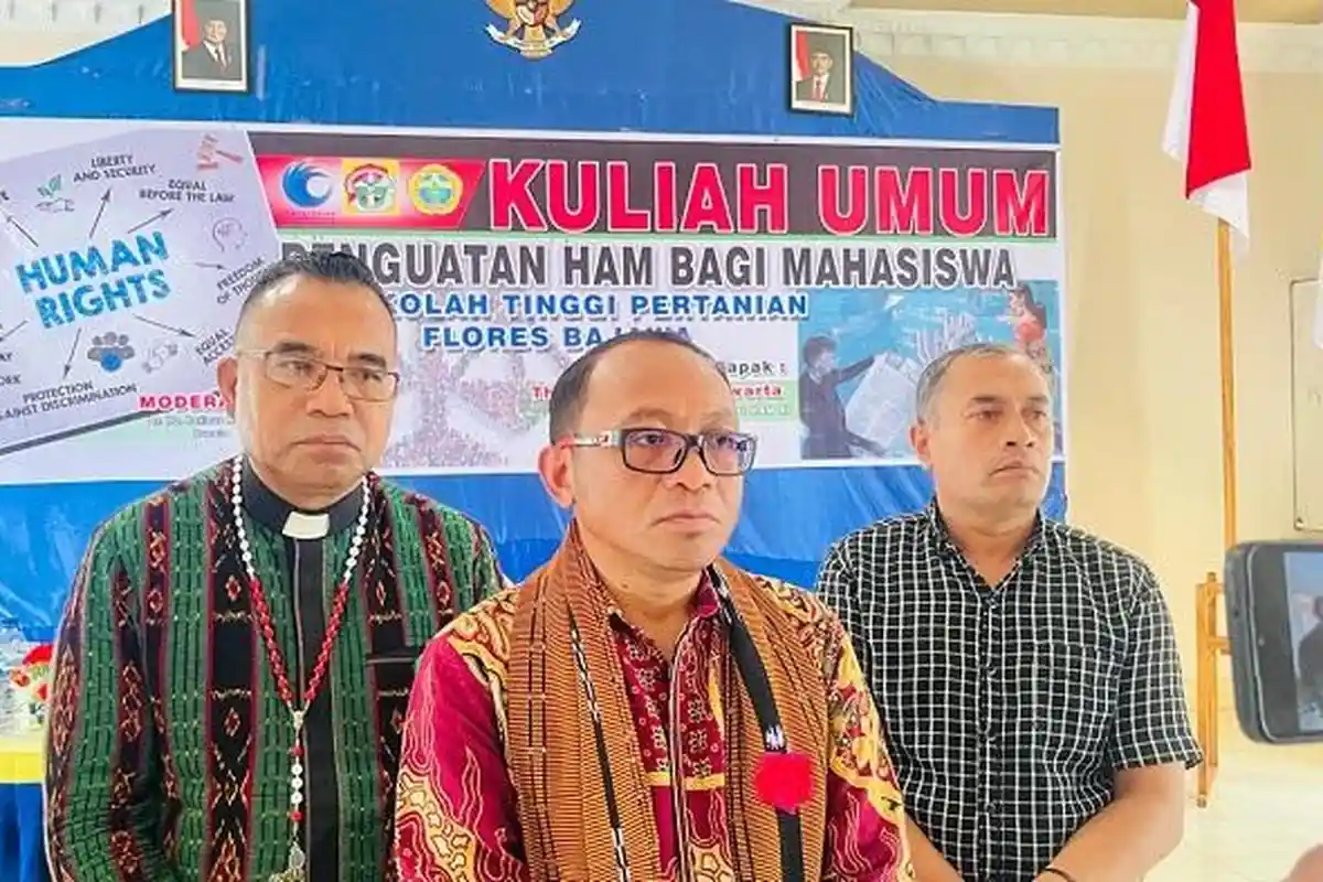 Stafsus Menteri HAM RI Bawakan Kuliah Umum di Stiper Flores Bajawa