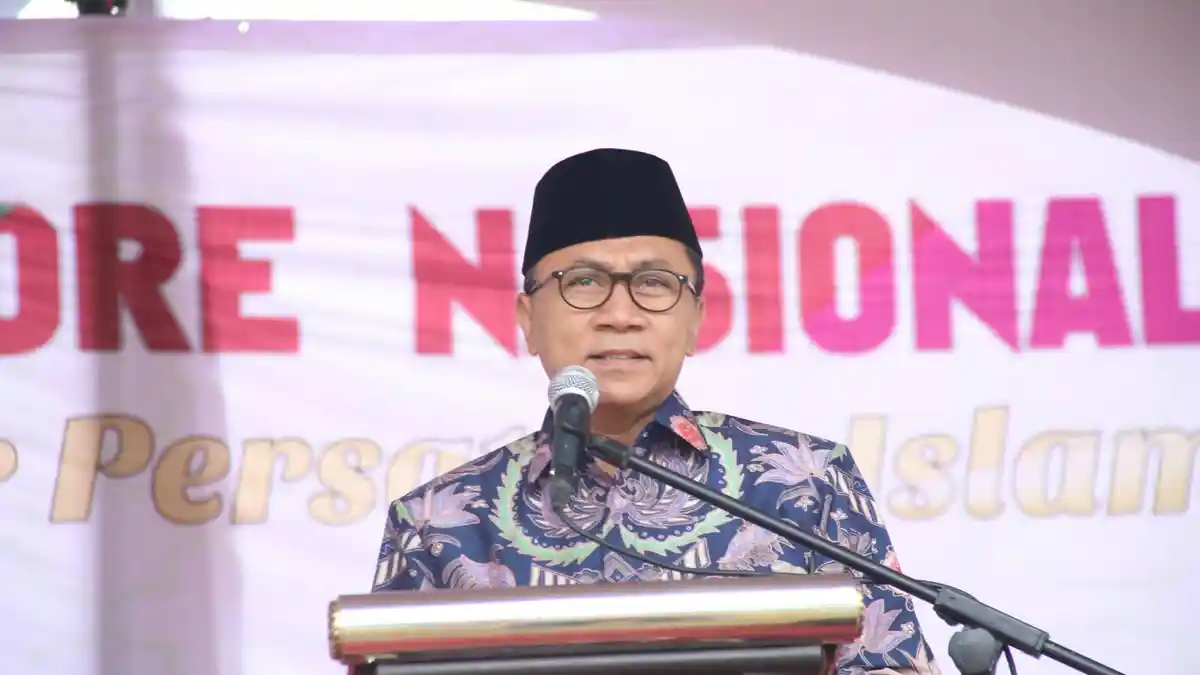 Zulkifli Hasan Ajak Para Santri Kuasai Ilmu Teknologi dan Ekonomi