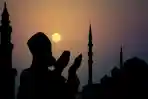 Doa-Ramadan-Hari-ke-26-Rabu-26-Maret-2025-Lengkap-Doa-Itikaf-10-Malam-Terakhir-di-Bulan-Ramadan.jpg