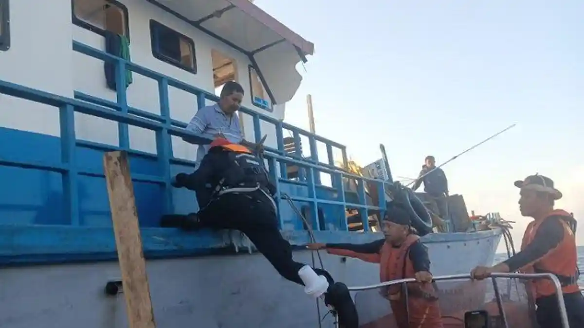 KM Sumber Rejeki 03 & MV Sami Tabrakan, Nakhoda Tewas, ABK yang Terjun ke Laut Belum Ditemukan
