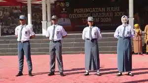 Empat-siswa-siswi-dilepas-oleh-Wakil-Bupati-Sidrap-Nur-Kanaah-2026-6.jpg
