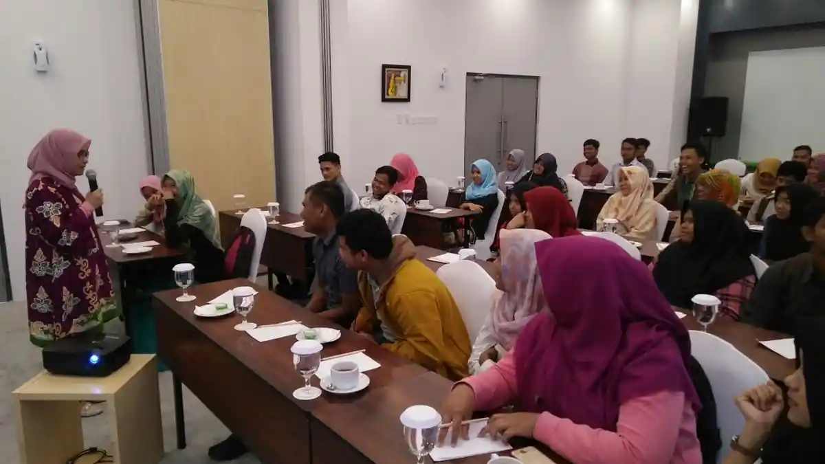 Puluhan Mahasiswa di Riau Ikuti Seminar Tantangan Global