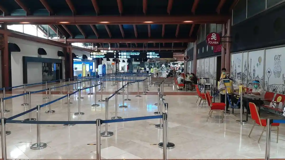 Antrean Penumpang di Terminal 2 Bandara Soetta Padat, Ini Penjelasan AP II