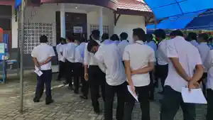 peserta-seleksi-skd-cpns-dan-pppk-sultra-di-smkn-1-kendari.jpg