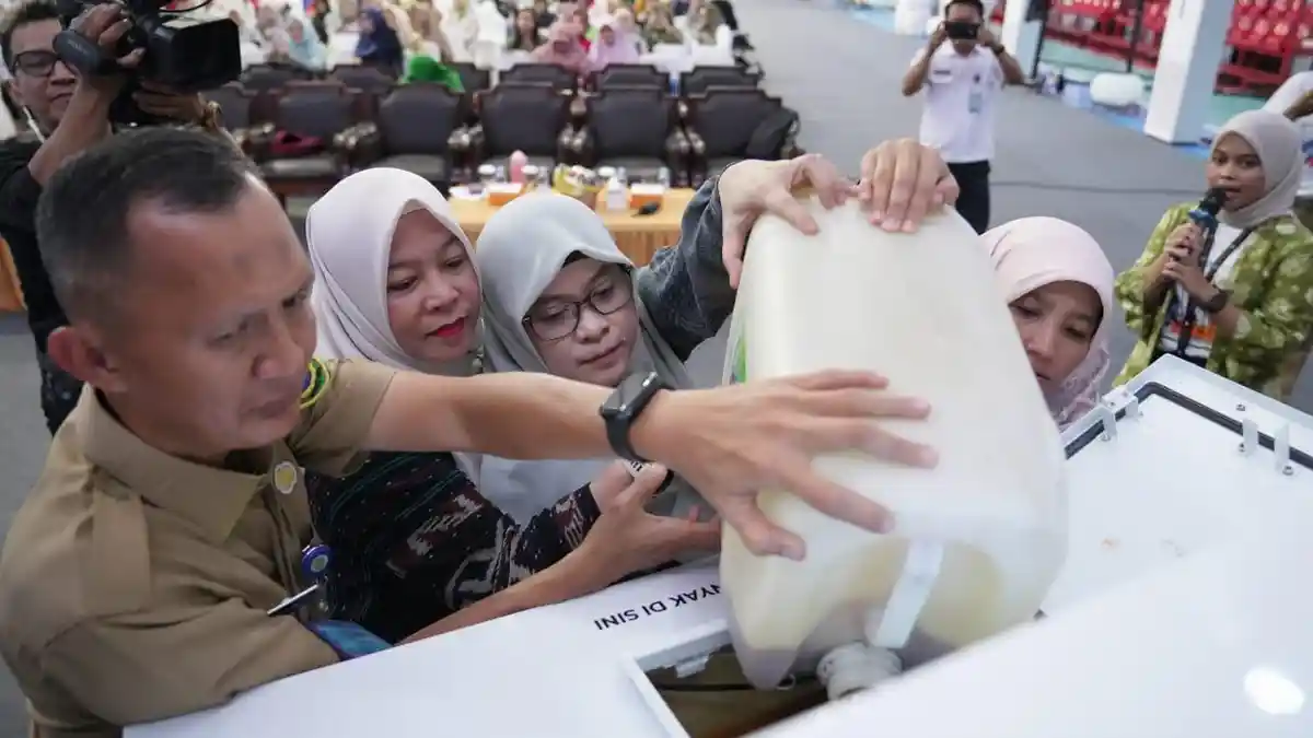 Cara Tukarkan Minyak Jelantah di UCOllect Box Kilang Pertamina Plaju ...