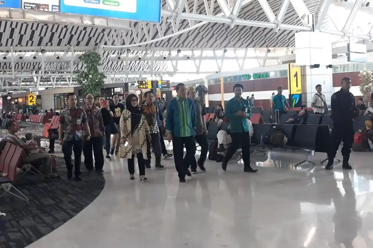 Deng Ical Antar Menpan RI Syafruddin ke Bandara, Ada Apa?