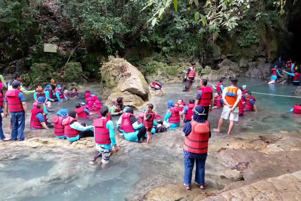 Bus dan Truk Dilarang Masuk ke Kawasan Wisata Pangandaran, Parkir Dipusatkan di 2 Lokasi Berikut