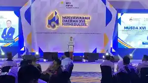 Ketua-Umum-Hipmi-Sulsel-Andi-Rahmat-Manggarabani-saat-memberikan-sambutan.jpg