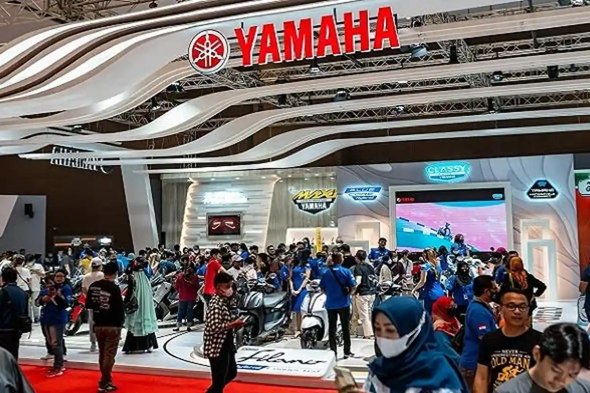 Tampil dengan Motor Terbaru dan Unggulan, Booth Yamaha di IIMS 2003 Dikunjungi 30 Ribu Orang