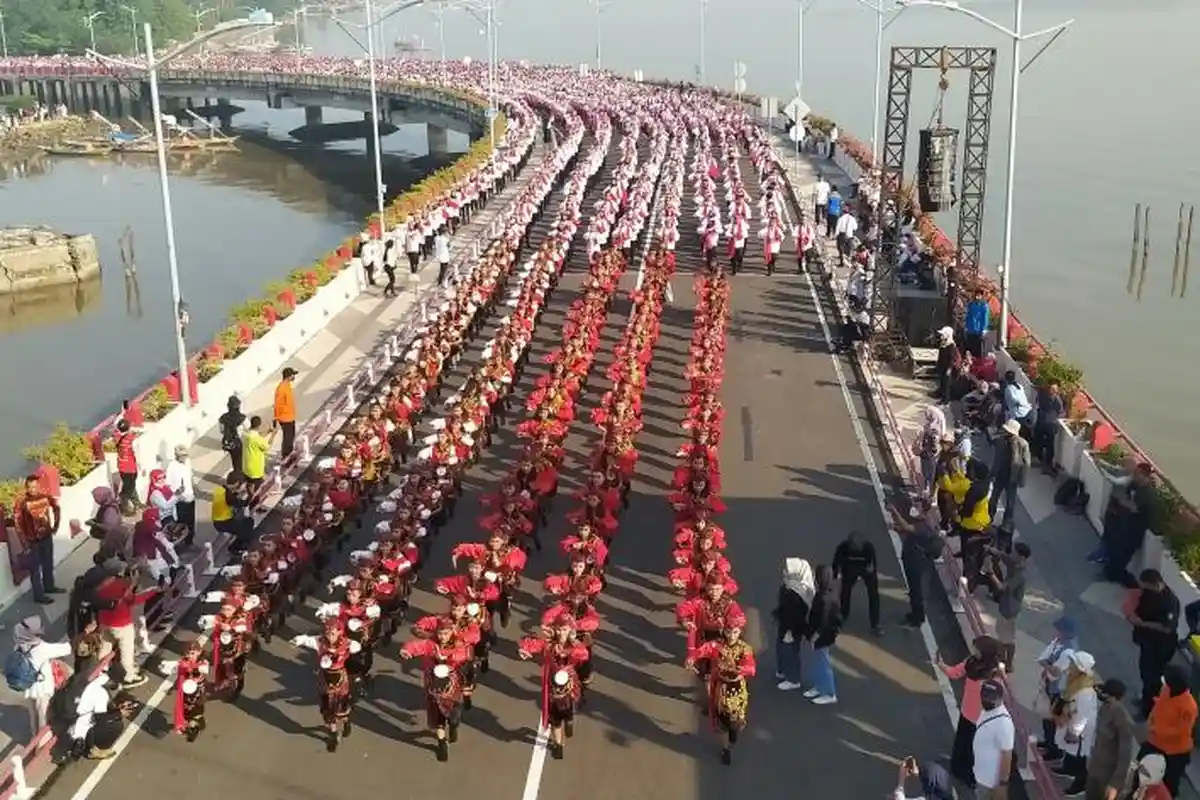 Tari Remo Massal Pelajar se-Surabaya Pecahkan Rekor MURI, Cak Eri: Jangan Sampai Anak Cucu Kita Lupa