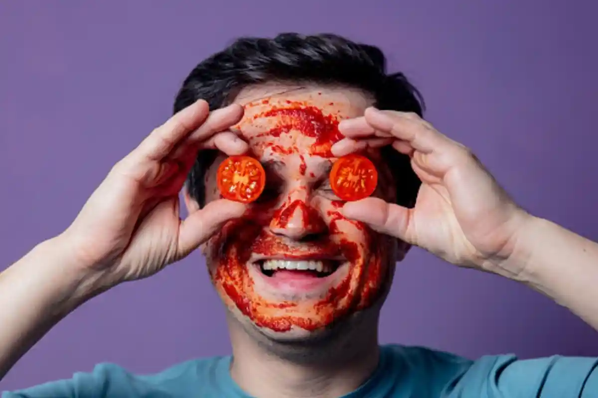 Tomat Bisa Atasi Kulit Berminyak hingga Lingkaran Hitam di Bawah Mata, Begini Cara Menggunakannya