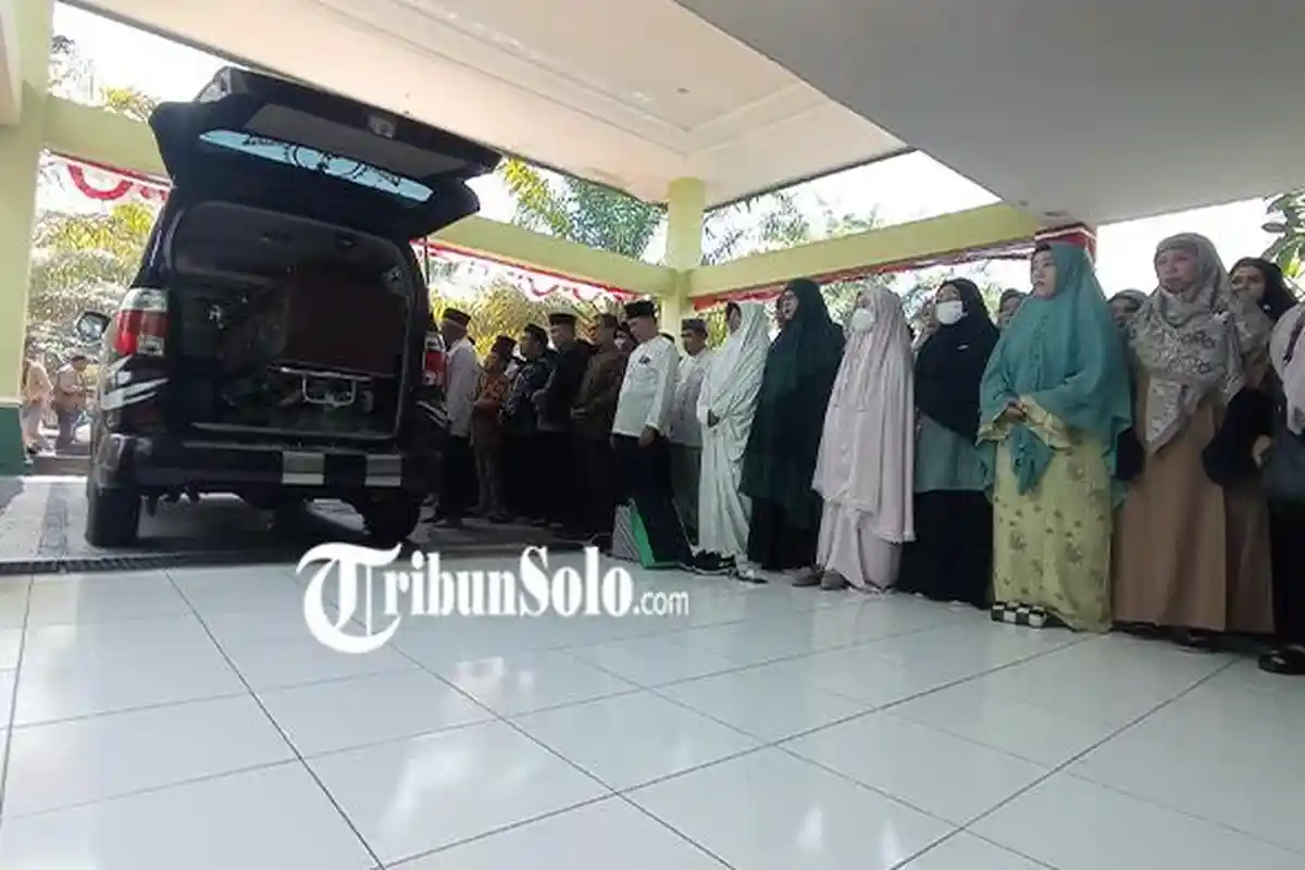 Dijemput Ayahnya, Jenazah Dosen UIN Solo yang Diduga Tewas Dibunuh Diterbangkan ke NTB Hari Ini