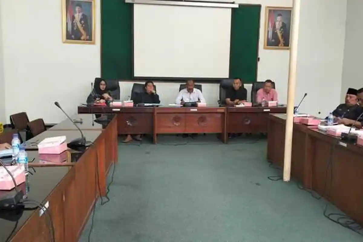 Gaji 2 Bulan dan THR Belum Dibayar, 1500 Karyawan 3 Pabrik Tekstil di Karanganyar Ngadu ke Dewan