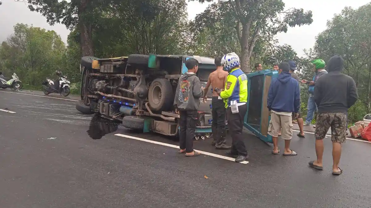 3 KECELAKAAN Terjadi Beruntun di Jalur Gentong Tasikmalaya Hari Ini, Adu Banteng - Mobil Terguling