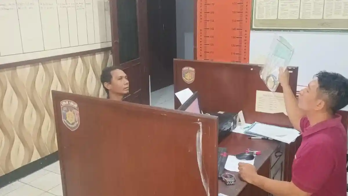 Pinjam Uang Ratusan Juta, Empat Pria Jember ini Jaminkan Emas Palsu