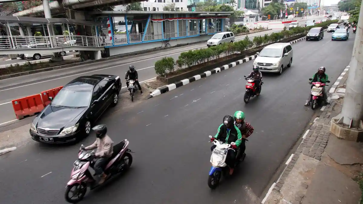 Pemerintah Terus Mengkaji Rencana Larangan Sepeda Motor di Jalan Jenderal Sudirman