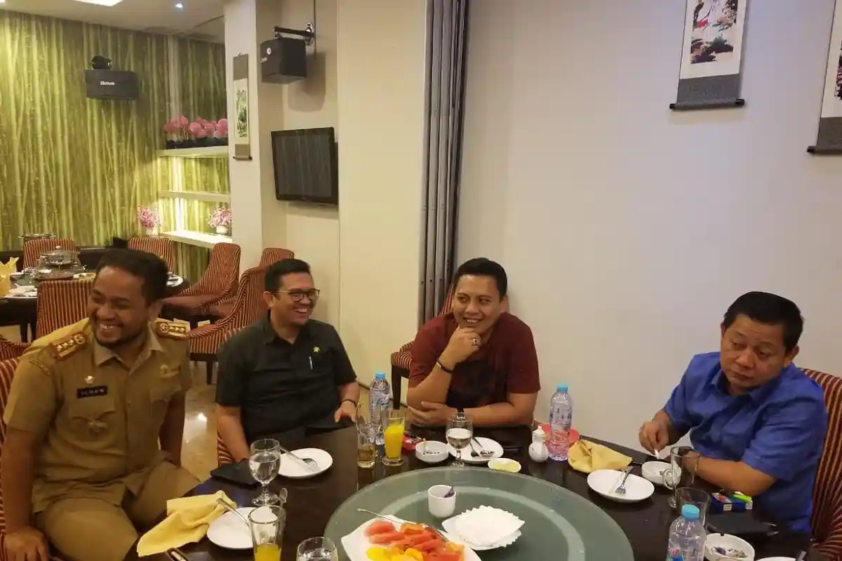 Devo-Ilham Nadjamuddin-RMS-Iwan Darmawan 8 Mata di Hotel, Bahas Pilkada Maros?