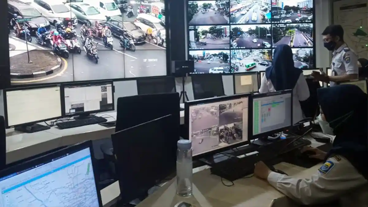 Kisah Petugas ATCS Pantau 200 Titik Jalan di Bandung, Dari Gagalkan ...