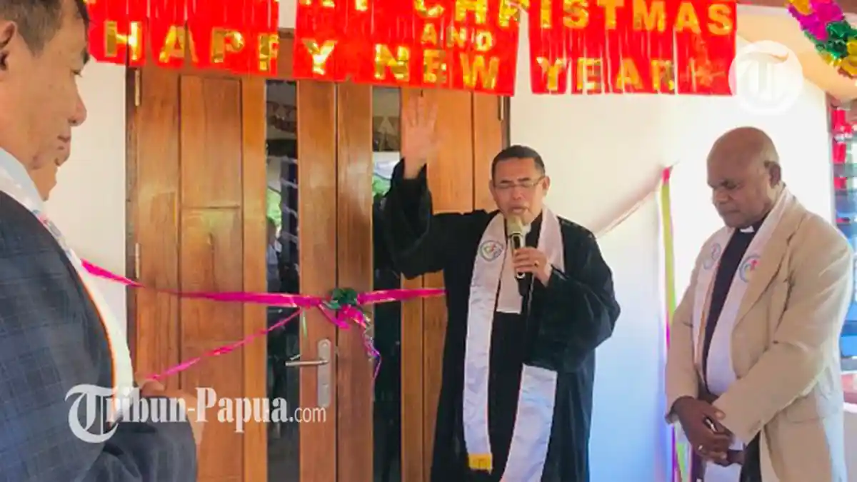Pendeta Reinhard Berhitu Resmikan Gereja Pos Penginjilan Sinai Timeri