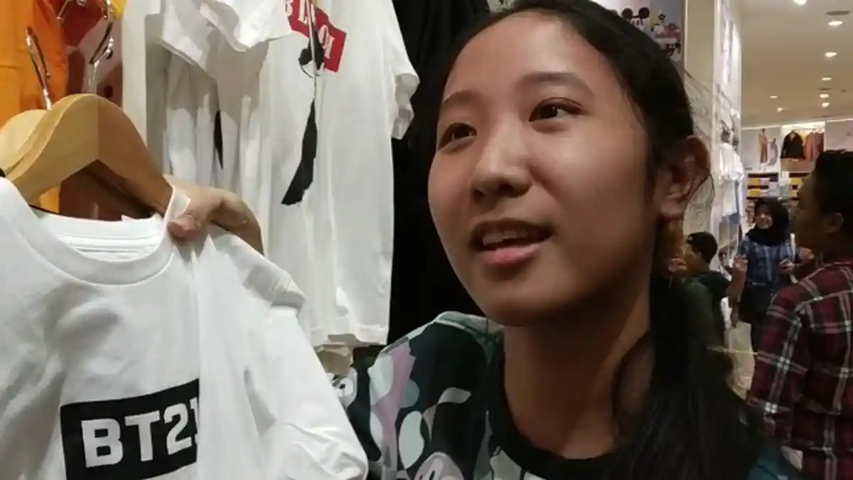 Ngefans Berat BTS, Tania Rela Antre 7 Jam Demi Borong Koleksi BT21