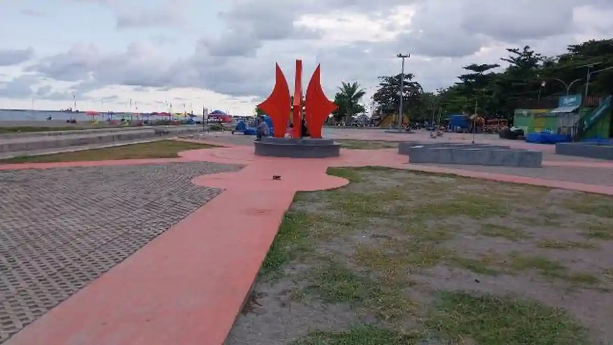 Tak Perlu Bayar Tiket, Pantai Merpati Bulukumba Diserbu Wisatawan Tiap Hari
