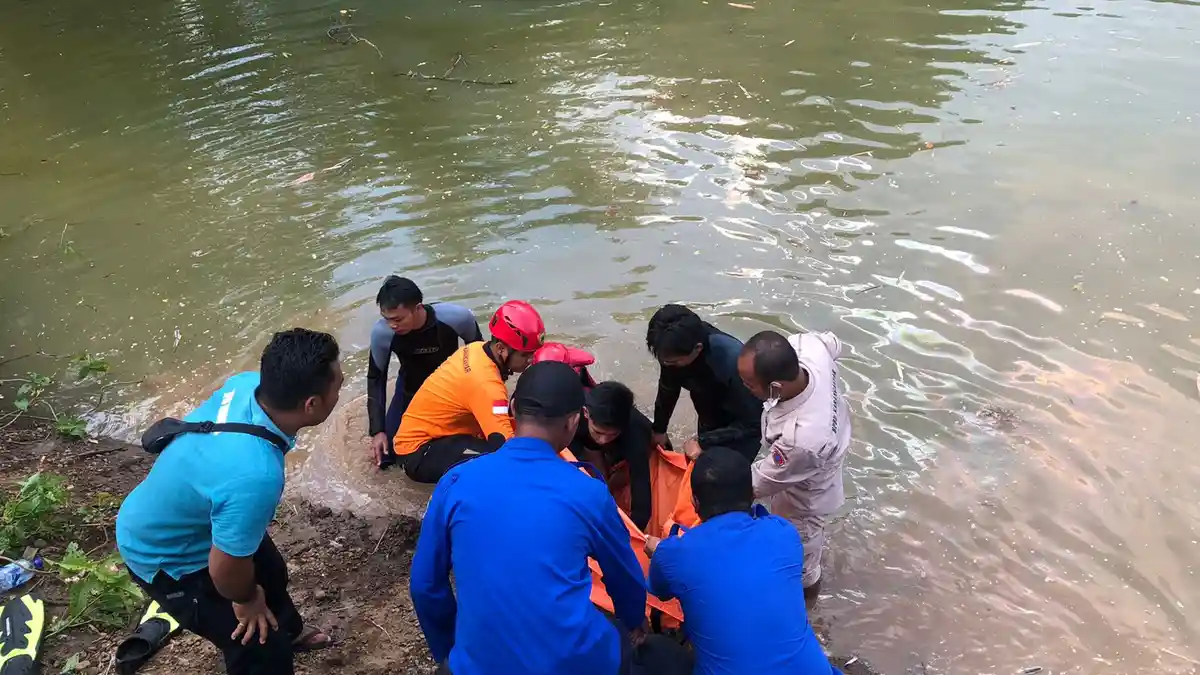 Pelajar Tenggelam di Embung Dungdo Karanganyar, Satu Jam Pencarian Ditemukan Sudah Meninggal