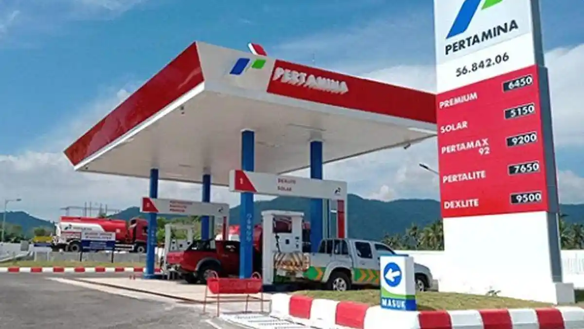 Harga BBM Resmi Turun! Cek Harga Pertamax dan Pertalite di Seluruh SPBU Pertamina Mulai Hari Ini