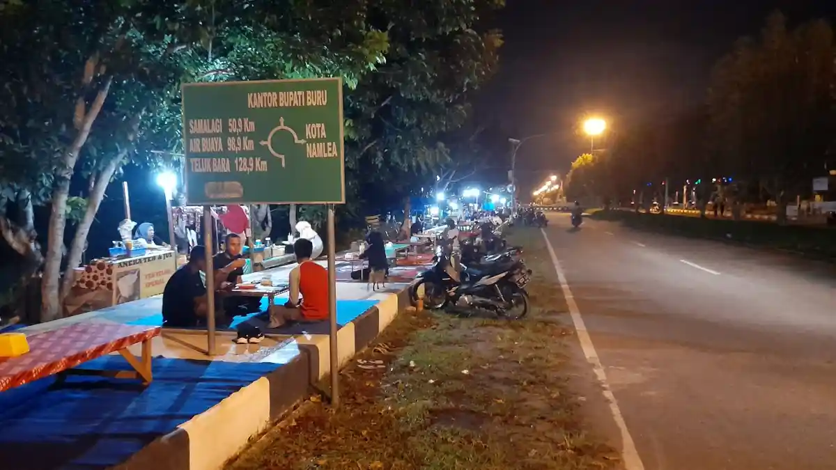Lesehan Ala Jogja di Pulau Buru Ada Disini