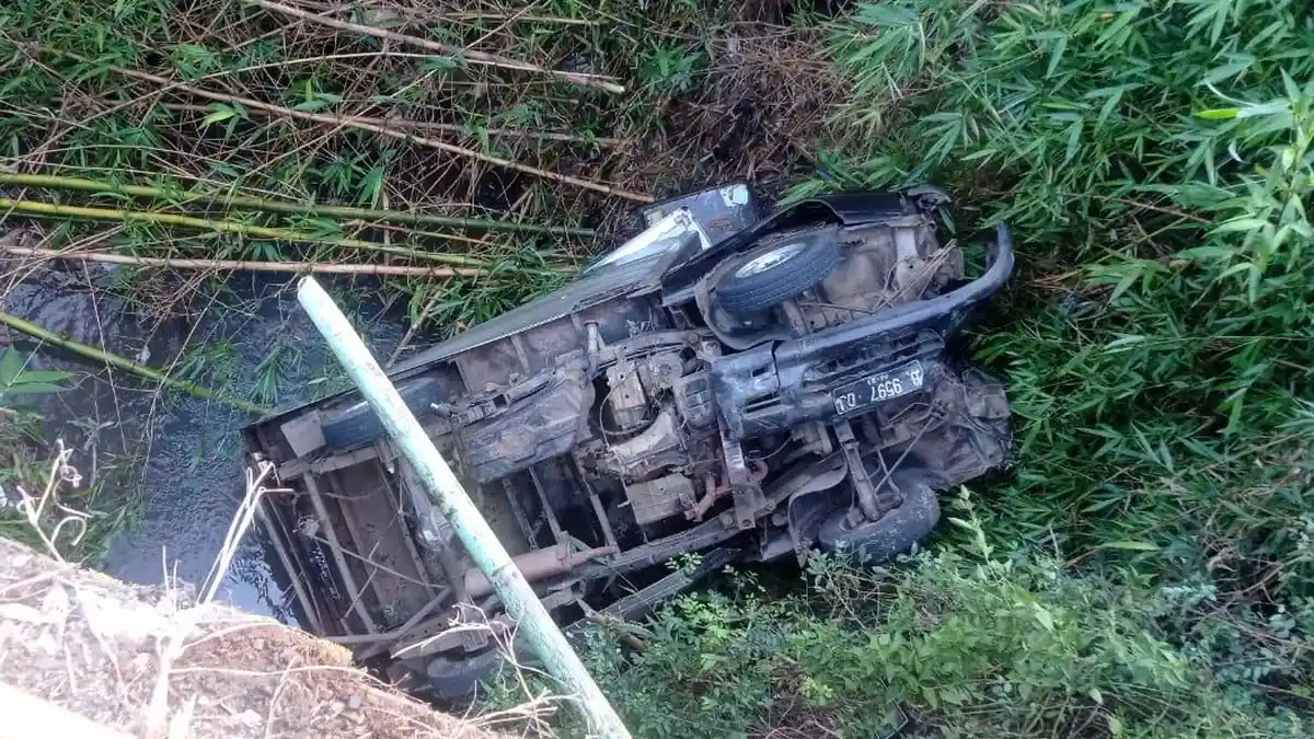 BREAKING NEWS: Kecelakaan Mobil Boks Terjung Ke Sungai Desa Troso Lor Jepara