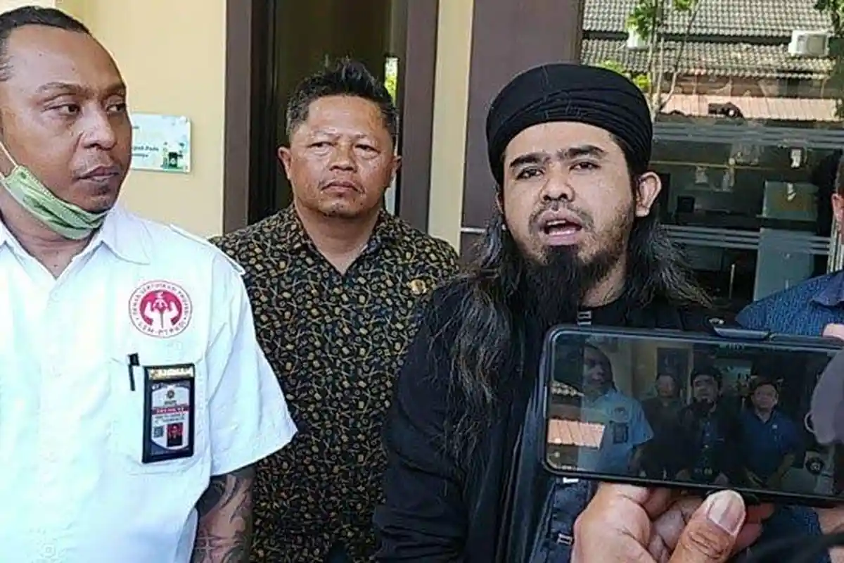 Ternyata Padepokan Nur Dzat Sejati Milik Samsudin Jadab Berizin Pijat