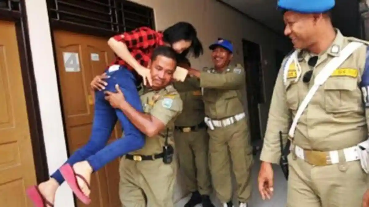 Anggota Satpol PP Ini Lakukan Hal yang tak Terduga Saat Temukan Putrinya Lagi Ngamar di Hotel