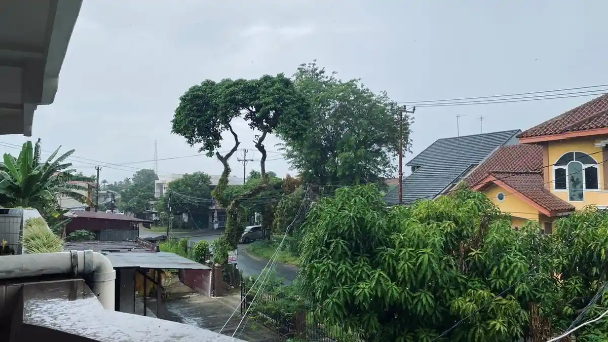 Peringatan Dini Cuaca Sumbar Pukul 11.25-13.35 WIB: Malalak dan Sungai Garingging Bakal Hujan Lebat