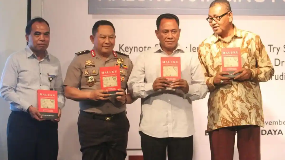 Akademisi Undana Jadi Panelis Diskusi Buku Staging Point RI Abad 21