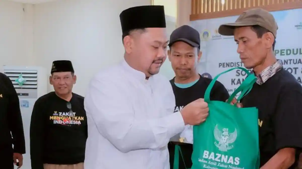 BLT Rp400 Ribu Dari Bupati Gresik Cair Jelang Idulfitri 2026: 50 Sopir Angkot Juga Terima Sembako