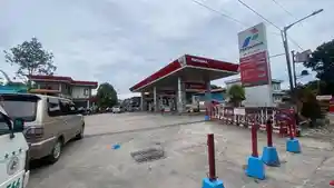 Pengendara-mengantre-BBM-Solar-di-SPBU-Jalan.jpg