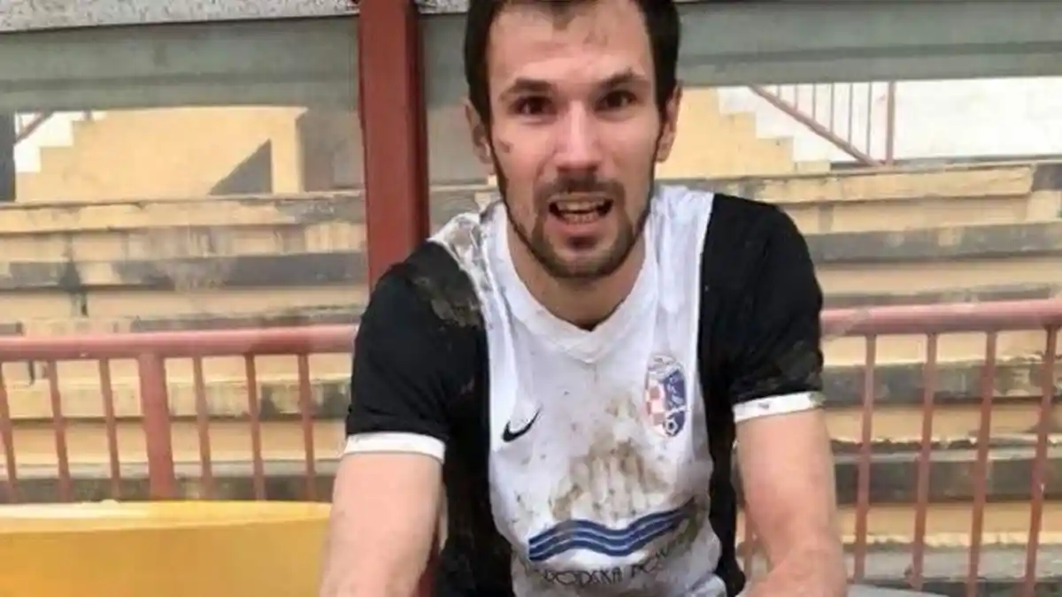 Terhantam Bola di Bagian Dada, Pemain Bola Ini Langsung Jatuh Pingsan dan Meninggal