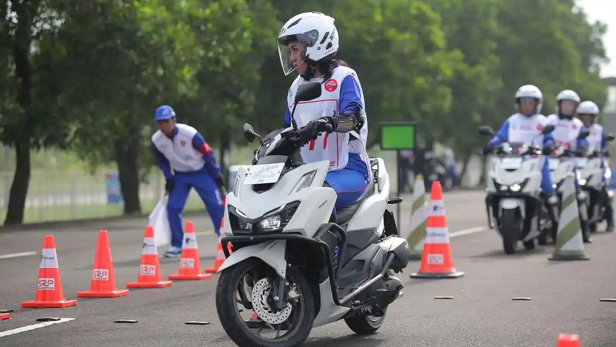 AHSRIC 2025: Ajang Adu Skill dan Edukasi Instruktur Safety Riding Honda