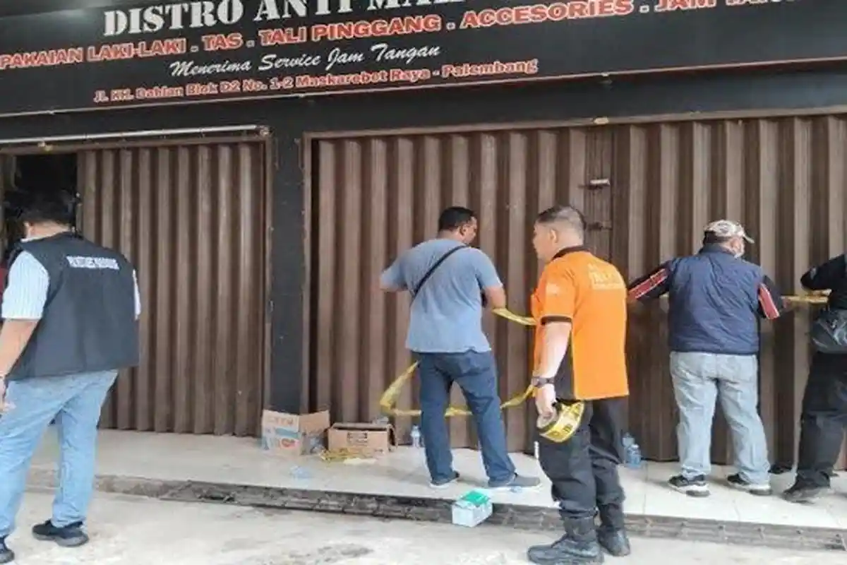Tak Sendiri, Bos Distro Pembunuh Pegawai Koperasi di Palembang Ditangkap Bersama Istrinya di Padang